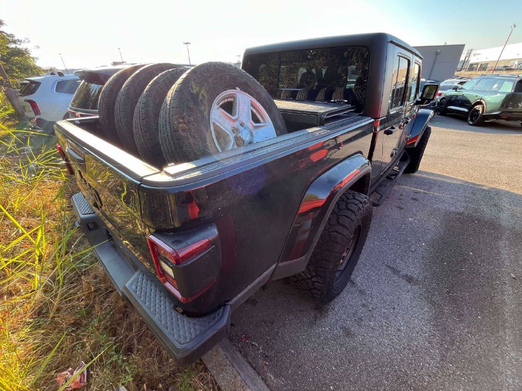 Used 2023 Jeep Gladiator Sport AWD/4WD image 2
