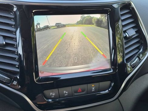 Used 2021 Jeep Cherokee Limited AWD/4WD image 12