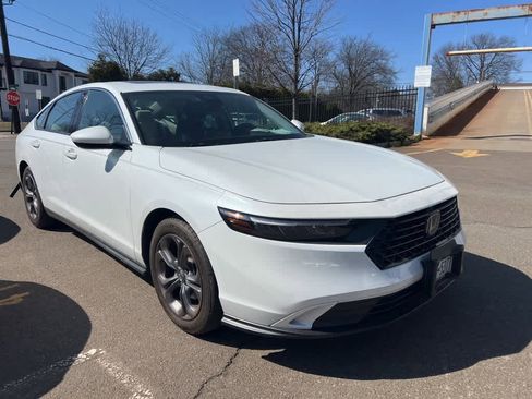 Used 2023 Honda Accord EX image 17