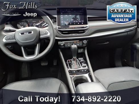 Used 2025 Jeep Compass Trailhawk w/ Sun & Sound Group AWD/4WD image 13