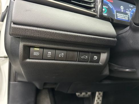 Used 2025 Toyota Camry XSE FWD image 31