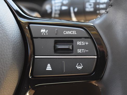 Used 2024 Honda HR-V EX-L image 8