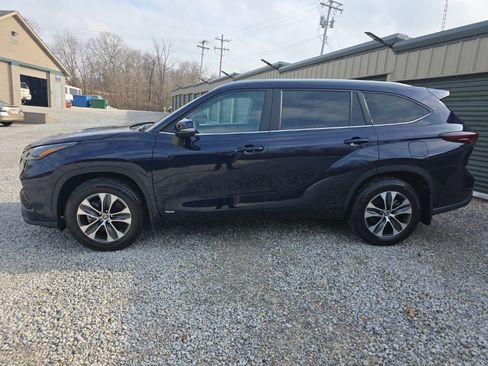 Certified 2026 Toyota Highlander XLE image 3