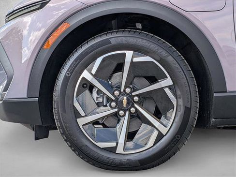 New 2026 Chevrolet Equinox EV LT image 18