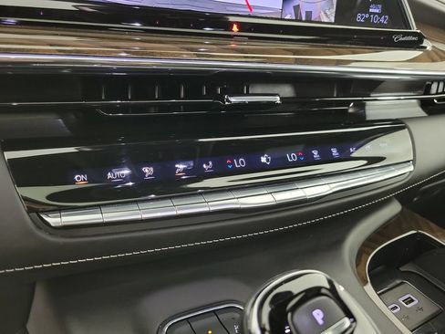 Used 2024 Cadillac Escalade ESV Sport Platinum AWD/4WD image 29