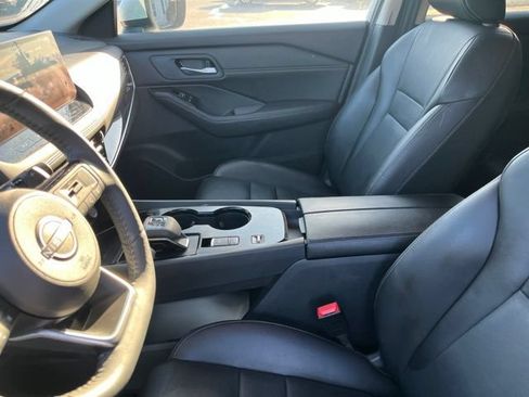 Used 2024 Nissan Rogue SL FWD image 8