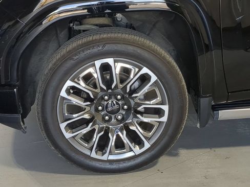 Used 2025 GMC Sierra 1500 Denali Ultimate AWD/4WD image 17