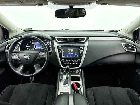 Used 2019 Nissan Murano SV w/ Premium Package image 18