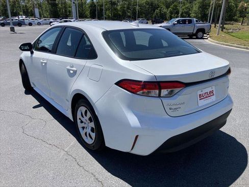 Certified 2025 Toyota Corolla LE FWD image 3