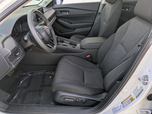 Certified 2025 Honda Accord SE image 14