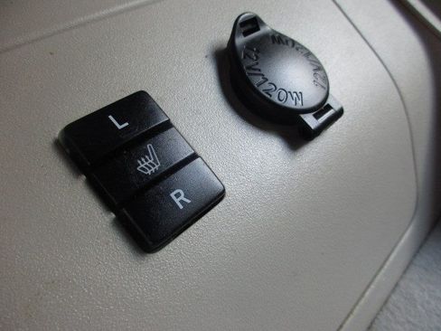Used 2010 Toyota Prius Five w/ Advanced Technology Pkg FWD image 24