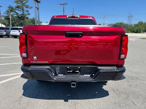 Used 2024 Chevrolet Colorado Z71 w/ Z71 Convenience Package 2 AWD/4WD image 5