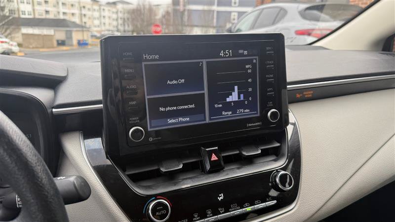 Used 2022 Toyota Corolla LE FWD image 32