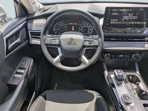 New 2026 Mitsubishi Outlander ES AWD/4WD image 16