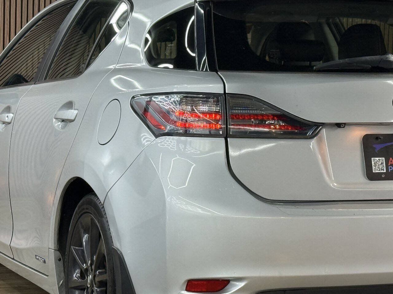 Used 2012 Lexus CT 200h Premium w/ Leather Pkg FWD image 12
