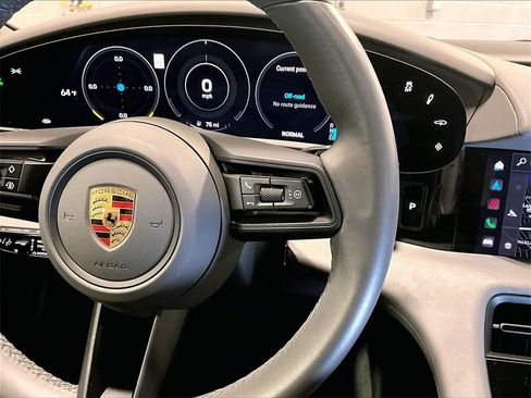 Certified 2022 Porsche Taycan 4 Cross Turismo image 24