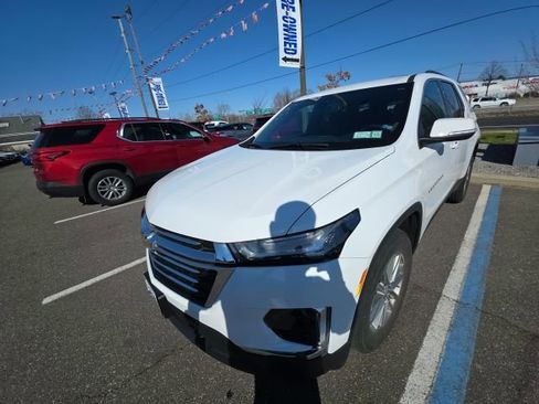 Certified 2023 Chevrolet Traverse LT image 1