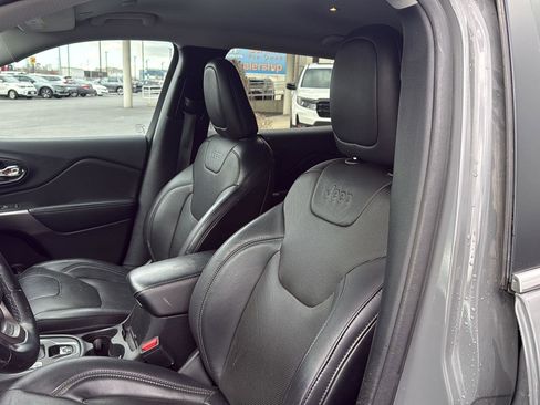 Used 2020 Jeep Cherokee Latitude Lux w/ Comfort/Convenience Group image 16