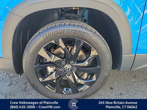 Used 2023 Volkswagen Taos SE w/ Panoramic Sunroof Package image 18