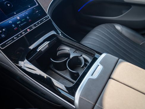 Used 2022 Mercedes-Benz EQS 450+ Sedan image 19