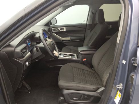 Used 2021 Ford Explorer XLT RWD image 17