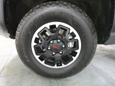 Used 2025 Toyota Tacoma TRD Off-Road image 33