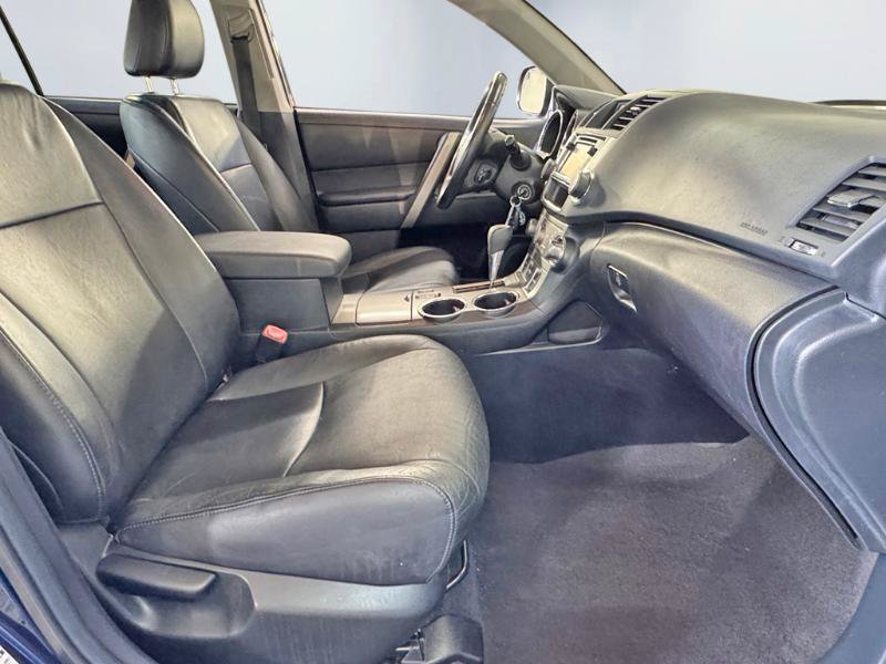 Used 2013 Toyota Highlander SE AWD/4WD image 20