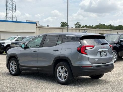 Used 2024 GMC Terrain SLE FWD image 6