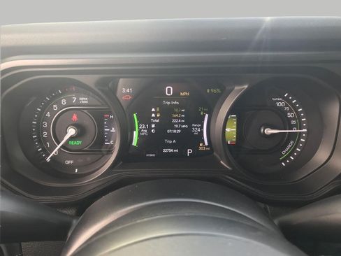 Used 2024 Jeep Wrangler Unlimited Rubicon 4xe w/ Capability Package AWD/4WD image 31