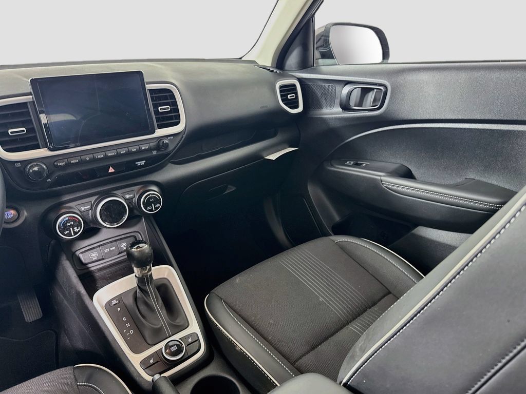 Certified 2024 Hyundai Venue Limited FWD image 24