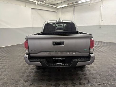 Used 2016 Toyota Tacoma Limited w/ Towing Package AWD/4WD image 6