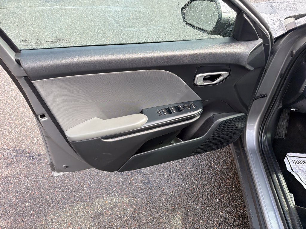 Used 2025 Kia K4 FWD image 13