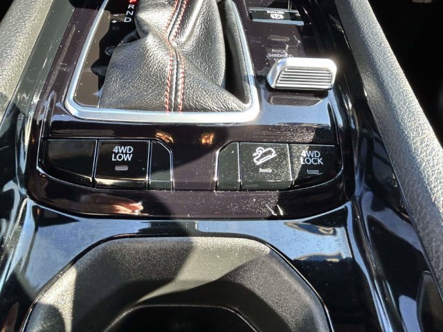 Used 2026 Jeep Compass Trailhawk AWD/4WD image 17