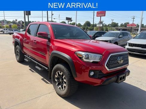Used 2019 Toyota Tacoma TRD Off-Road AWD/4WD image 1