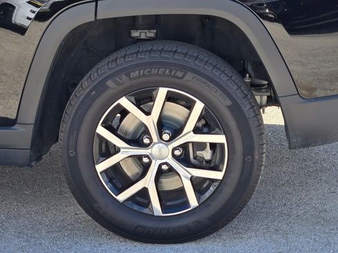 Certified 2024 Jeep Grand Cherokee L Limited image 16