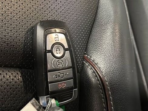 Used 2023 Ford F250 Lariat w/ Sport Appearance Package AWD/4WD image 46