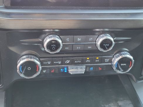 Certified 2024 Ford F250 Lariat w/ Black Appearance Package AWD/4WD image 23
