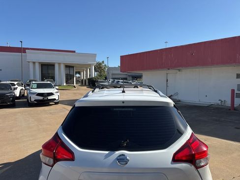 Used 2018 Nissan Kicks S w/ Exterior Package image 6