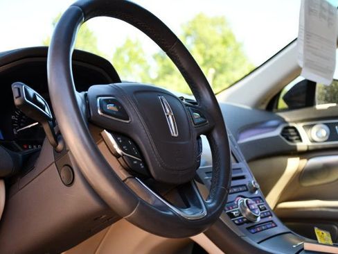 Used 2020 Lincoln MKZ Reserve w/ Luxury Package FWD image 11