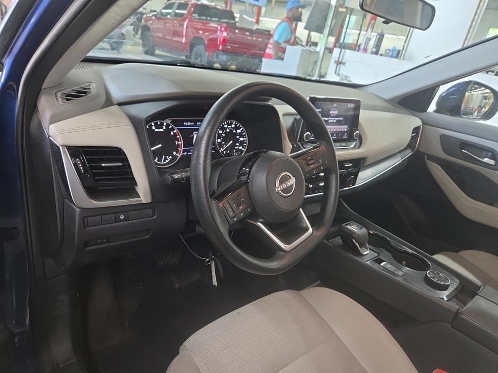 Used 2022 Nissan Rogue SV AWD/4WD image 5