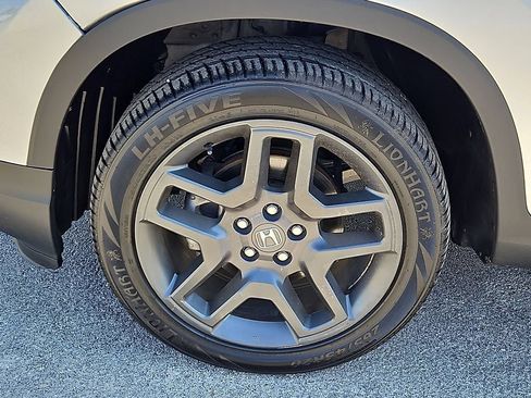 Used 2022 Honda Passport EX-L image 13