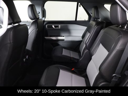 Used 2022 Ford Explorer XLT w/ Equipment Group 202A AWD/4WD image 16