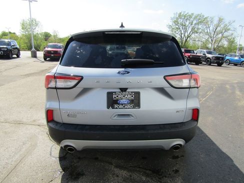 Used 2022 Ford Escape Titanium FWD image 5