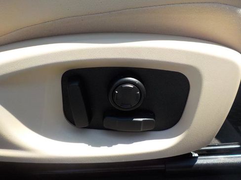 Used 2018 Jaguar F-PACE Prestige image 36