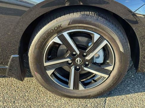 Certified 2025 Nissan Sentra SV w/ All-Weather Package image 9