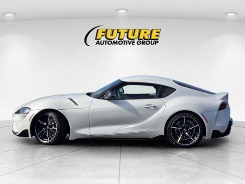 Used 2020 Toyota Supra w/ Driver Assist Package RWD image 9