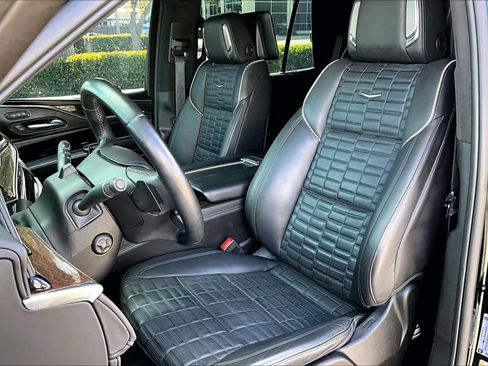 Used 2023 Cadillac Escalade Sport Platinum image 7