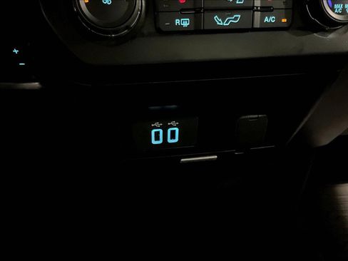 Used 2018 Ford F150 XLT w/ Equipment Group 302A Luxury AWD/4WD image 16