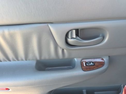 Used 2005 Buick Century Custom FWD image 23