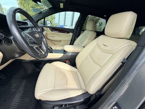 Used 2018 Cadillac XT5 Luxury w/ Driver Awareness Package image 5